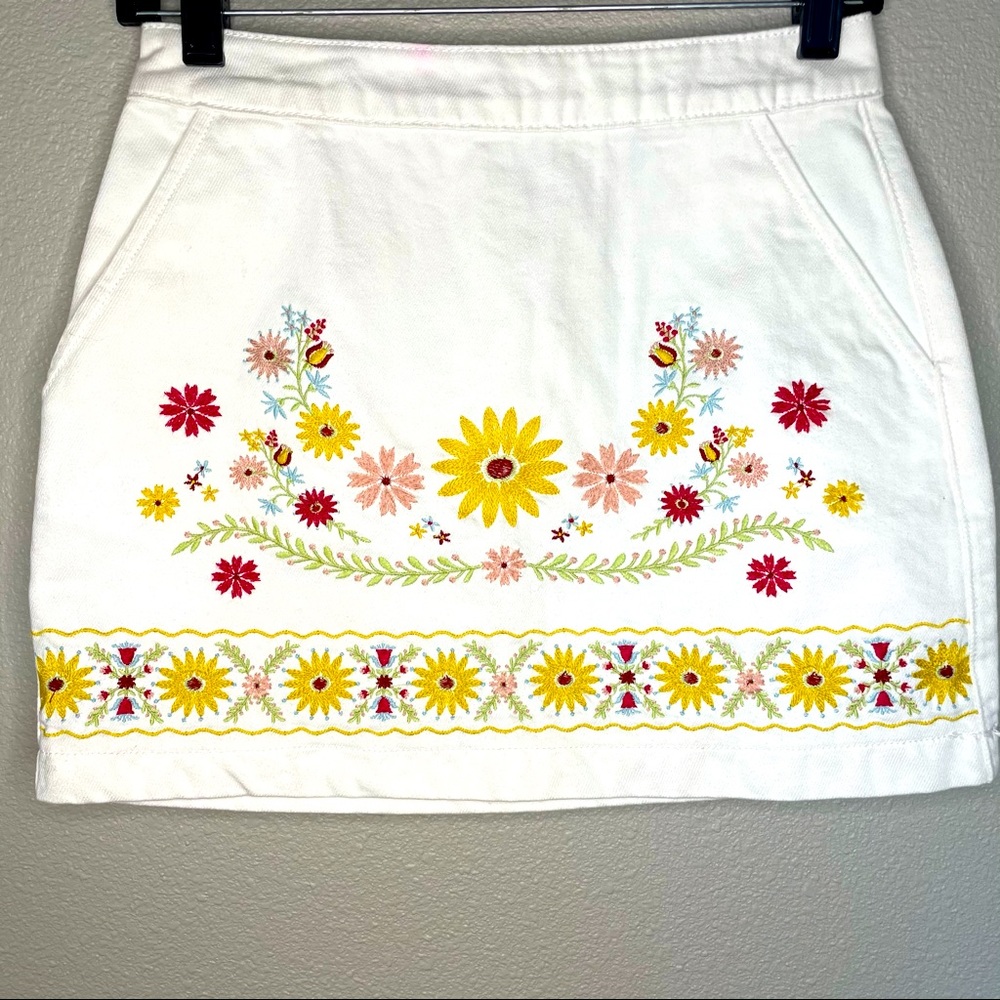 Forever 21 white jean skirt size S